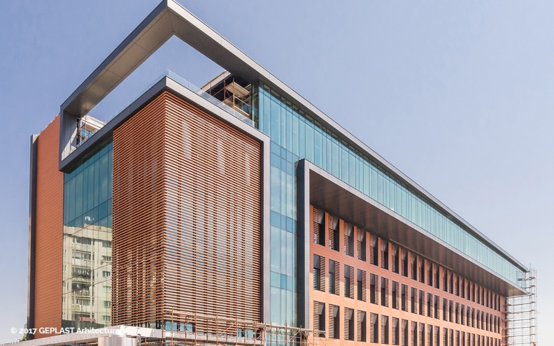 Fatada ventilata realizata cu placi ceramice incombustibile Argeton, Binarium Cluj