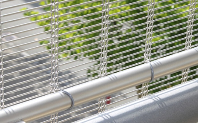 Plase din inox incombustibile pentru fatade si parasolare